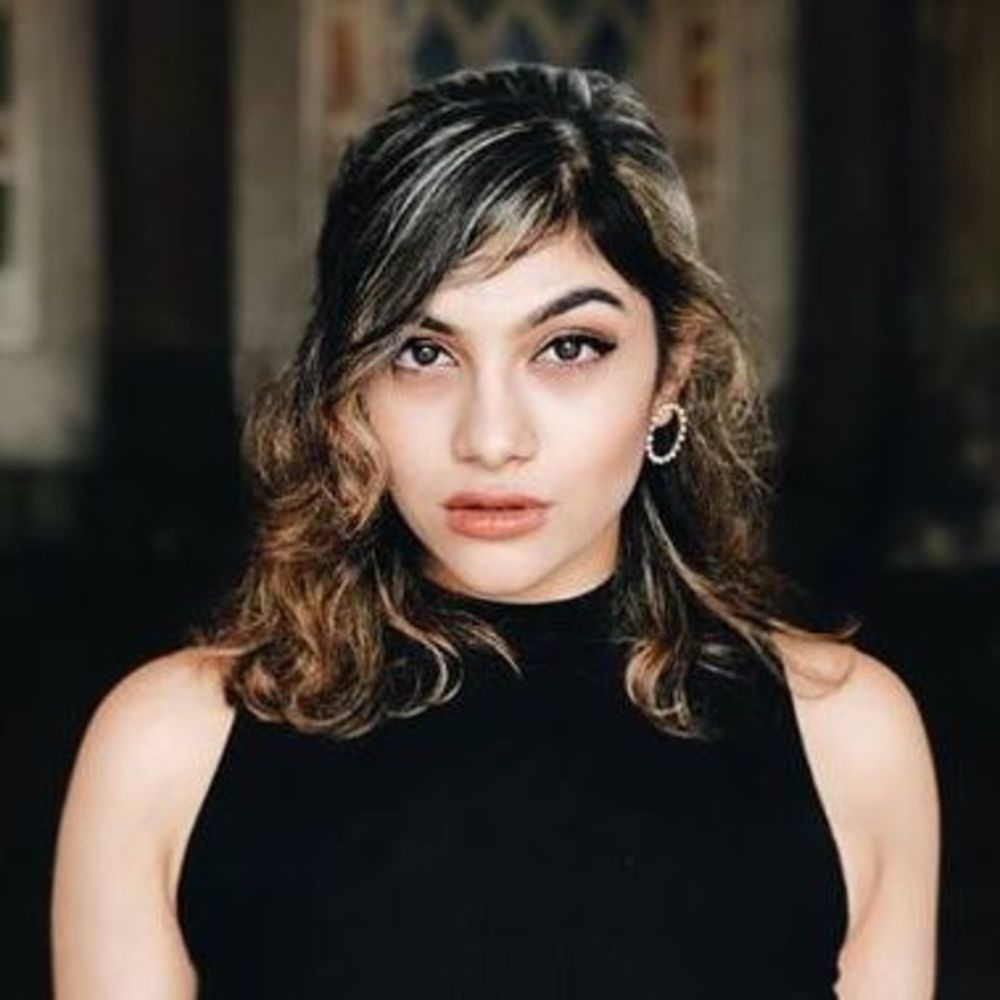 Meet your Posher, Mohini